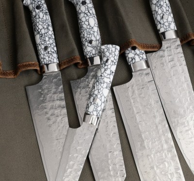 saji-white-group-8