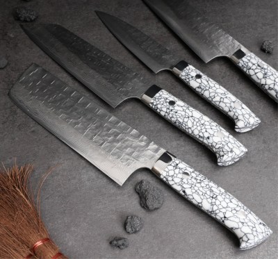 saji-white-group